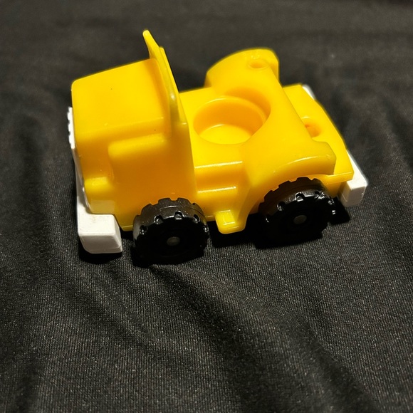 Vintage Fisher Price Yellow Big Rig for Little People Toy - Picture 1 of 6